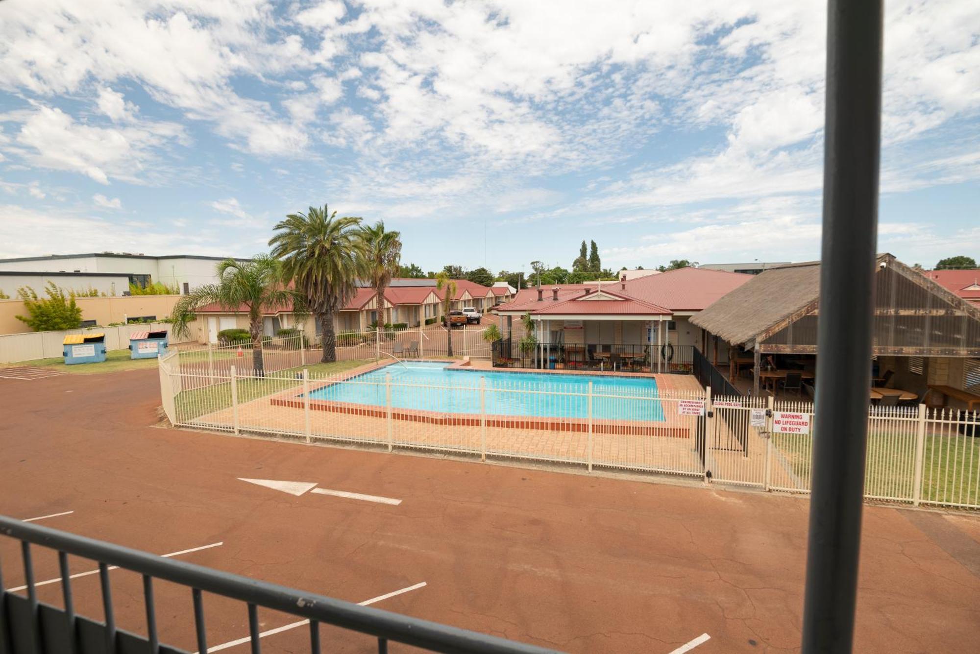 Bunbury Motel And Apartments Bagian luar foto