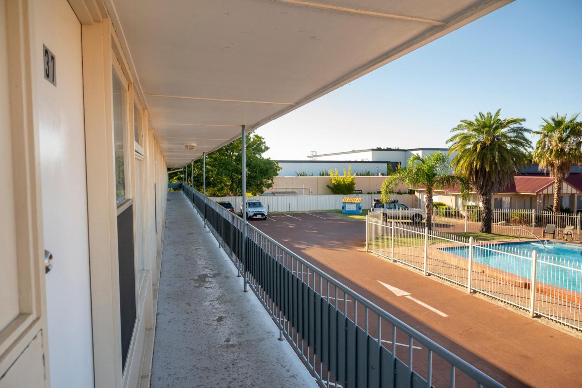Bunbury Motel And Apartments Bagian luar foto