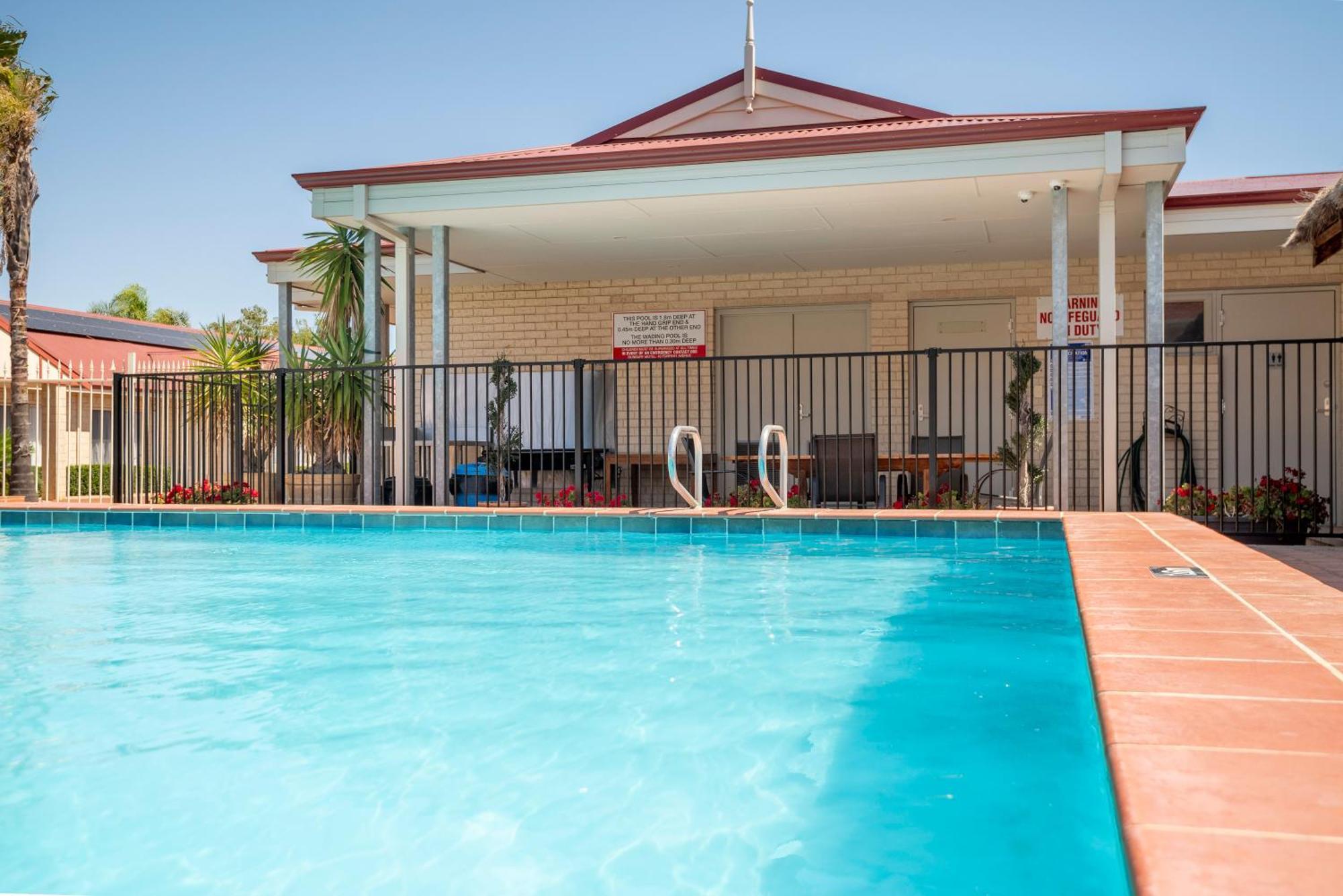 Bunbury Motel And Apartments Bagian luar foto