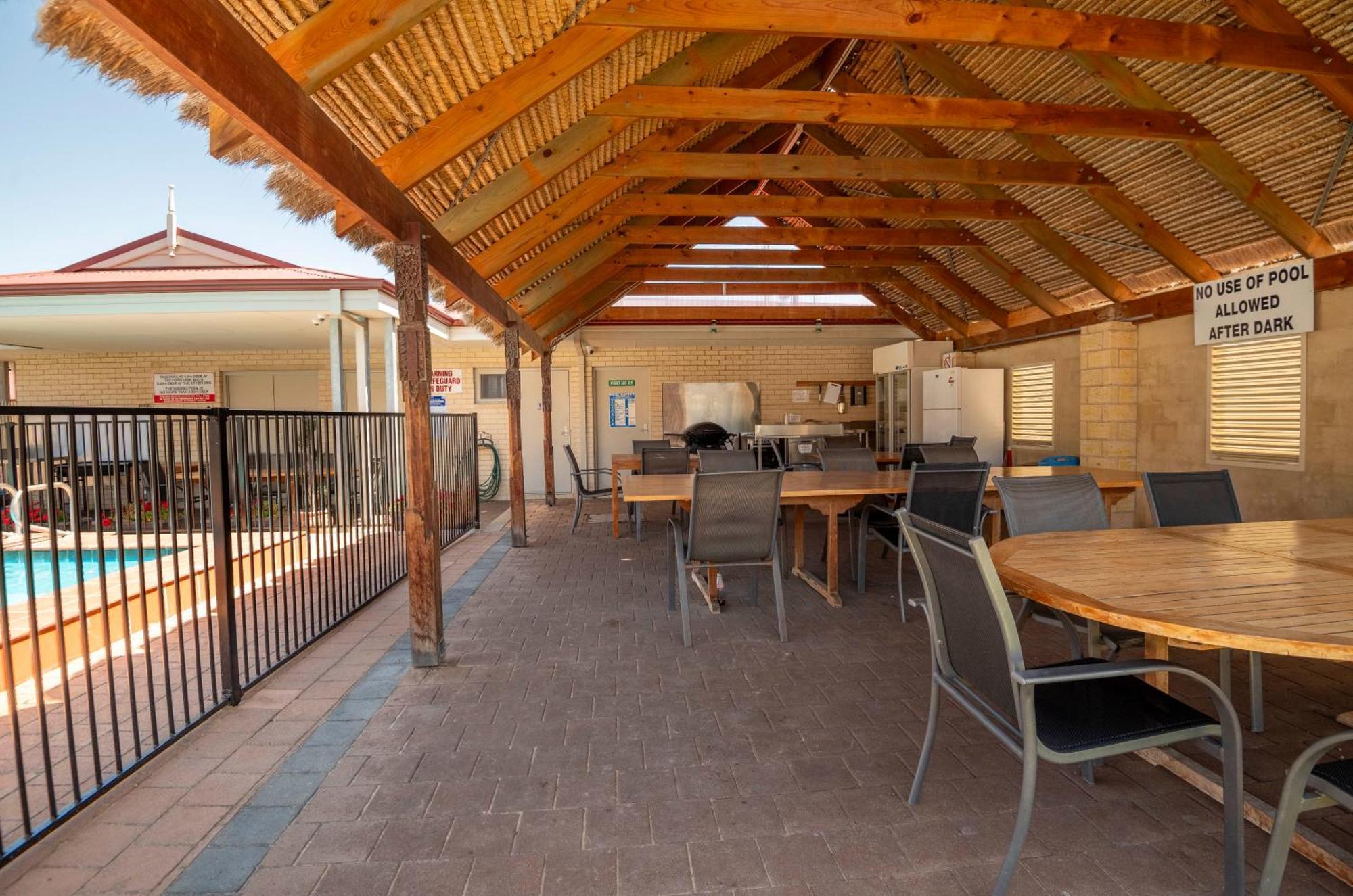 Bunbury Motel And Apartments Bagian luar foto
