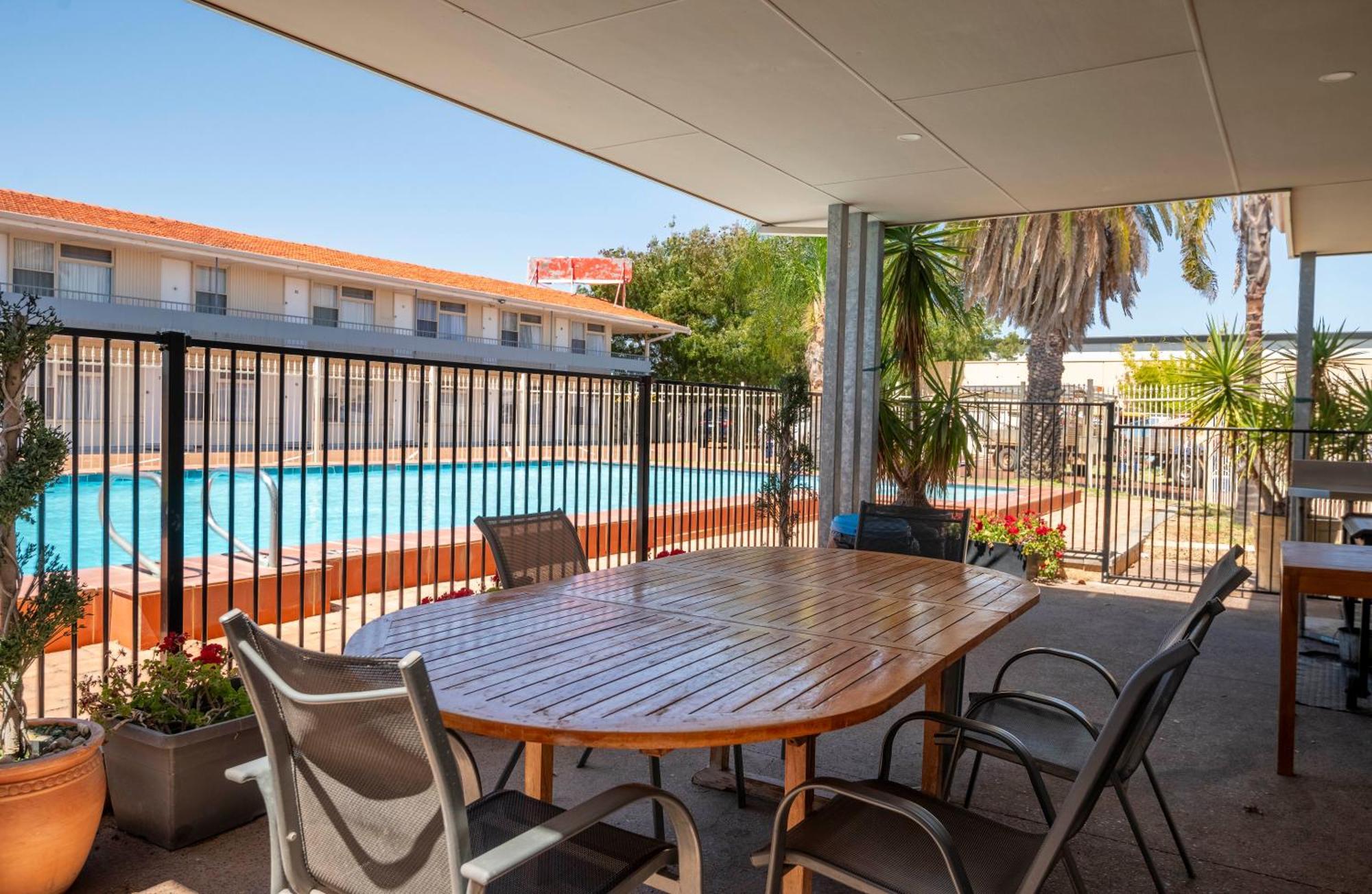 Bunbury Motel And Apartments Bagian luar foto