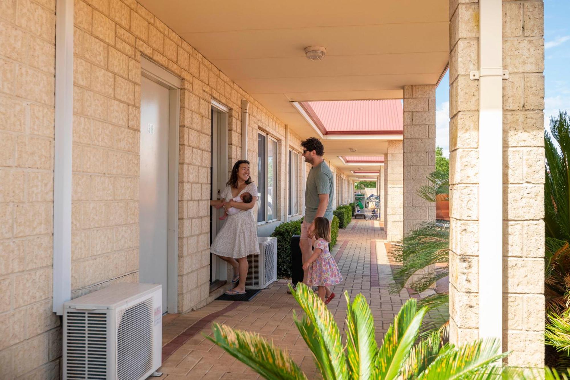 Bunbury Motel And Apartments Bagian luar foto