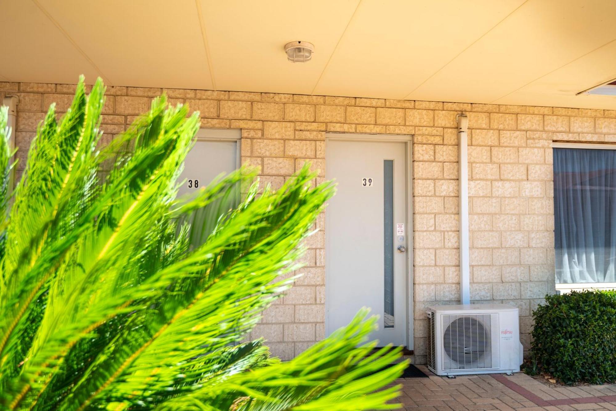 Bunbury Motel And Apartments Bagian luar foto