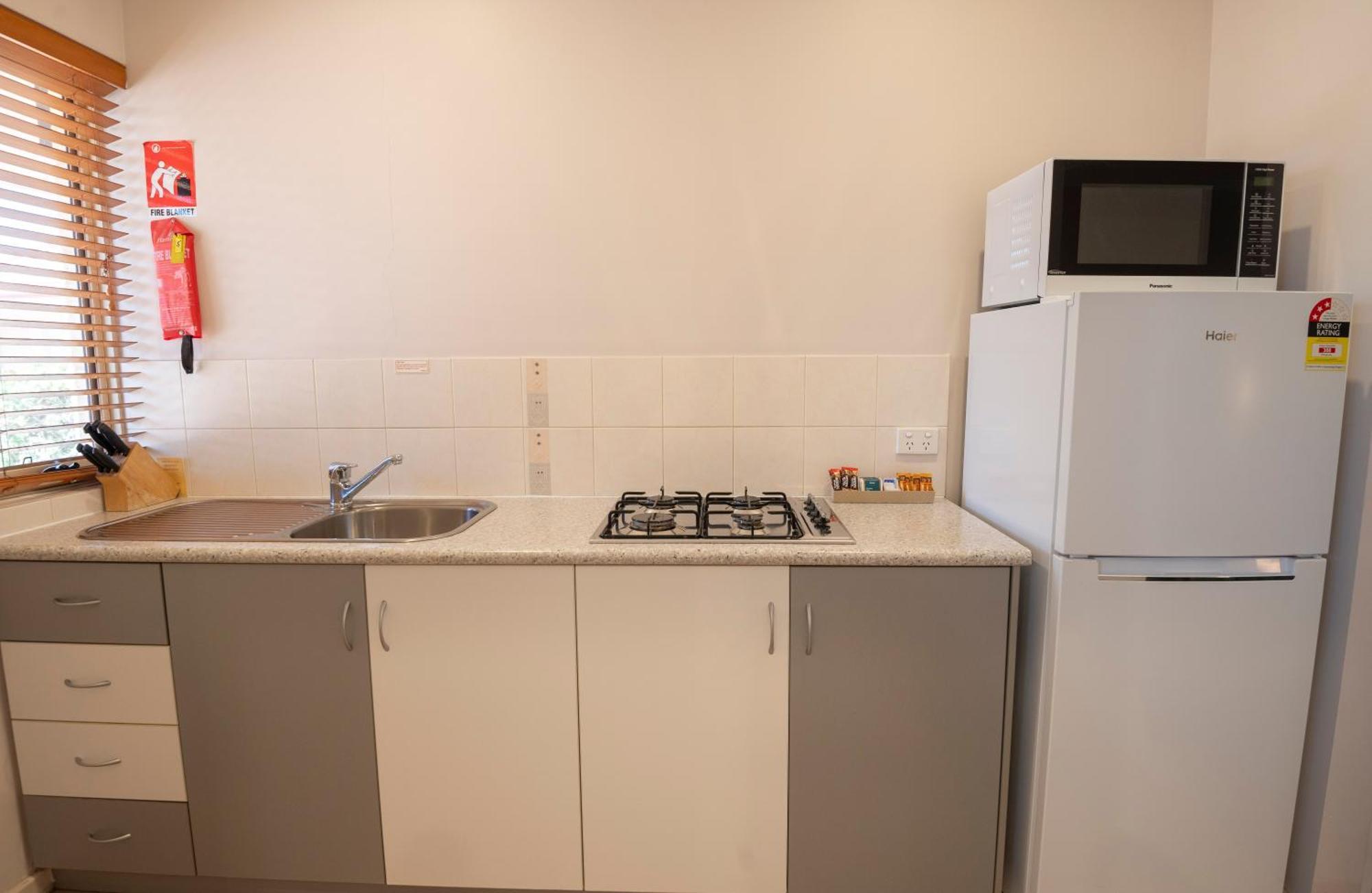 Bunbury Motel And Apartments Bagian luar foto